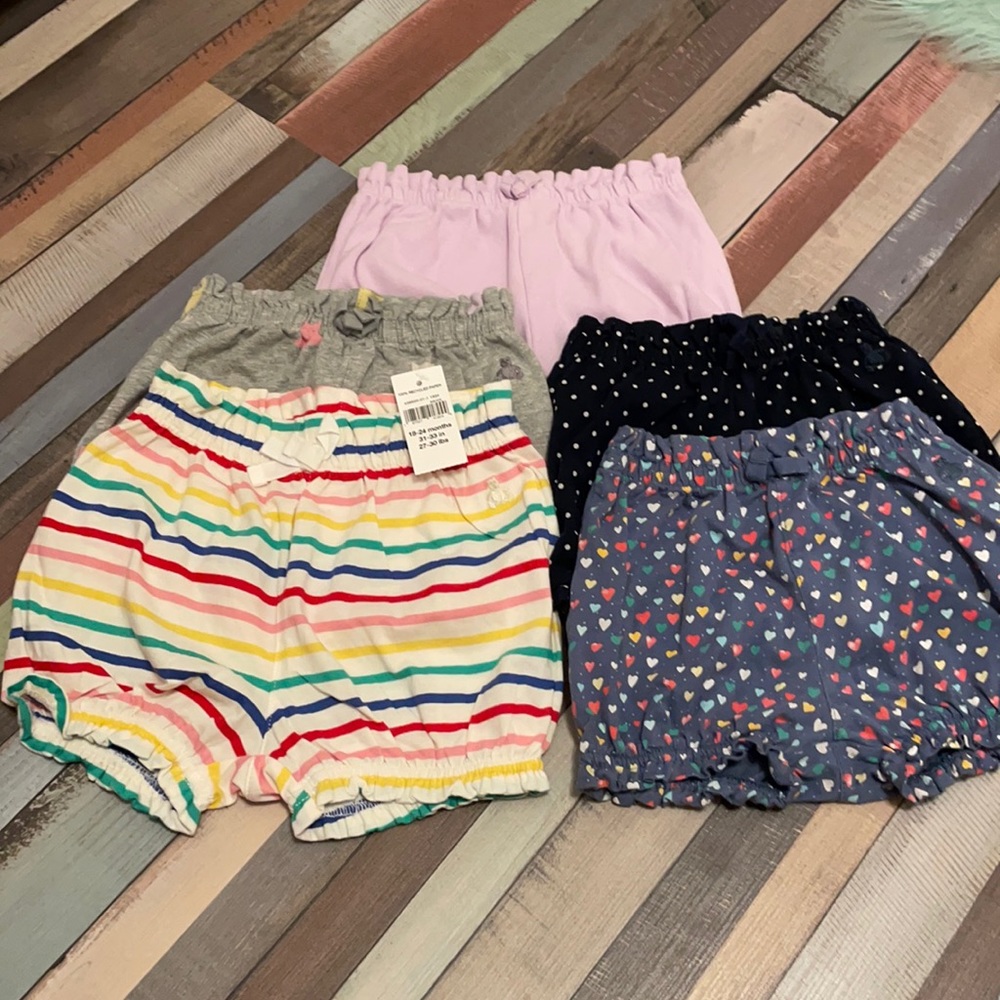 Gap Bubble Shorts